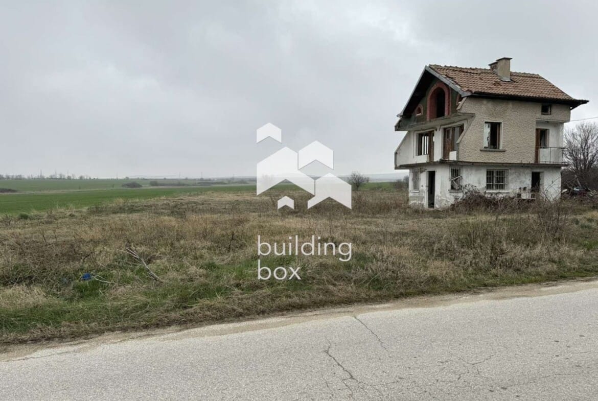 Парцел за жилищно застрояване и ФЕЦ - с. Сбор - 0