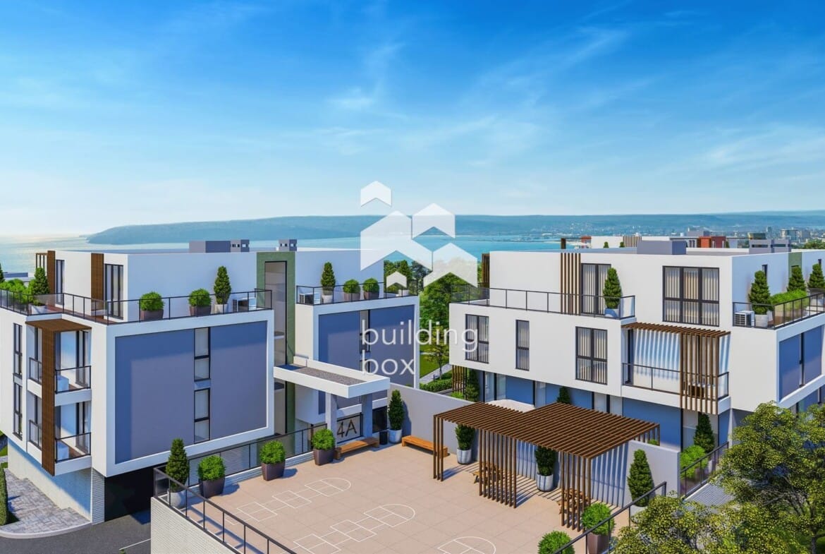 Двустаен апартамент с лаундж тераса в затворен комплекс в парк с морска панорама - 0