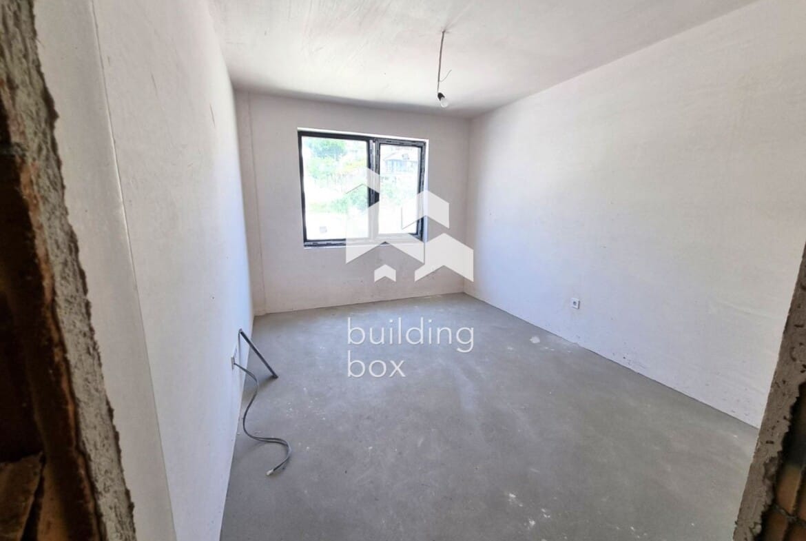 Четиристаен апартамент - кв.Бриз. - 0