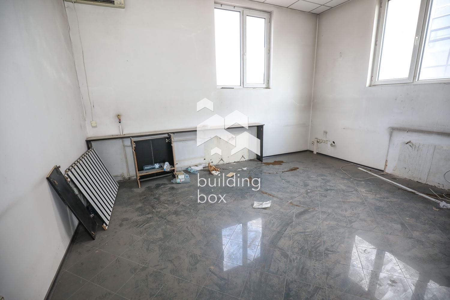 Офис - Перник, Рено - 0