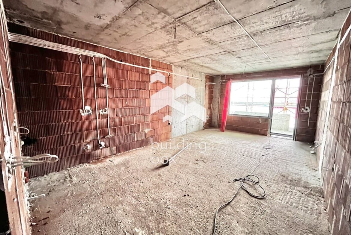 Тристаен апартамент - кв. Христо Смирненски - 0