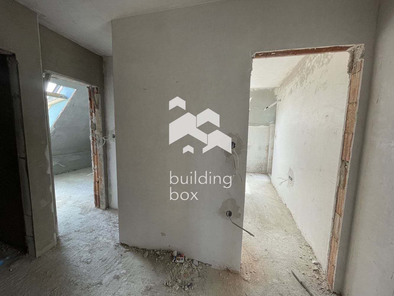 Многостаен мансарден апартамент в новострояща се сграда в кв. Левски - 0