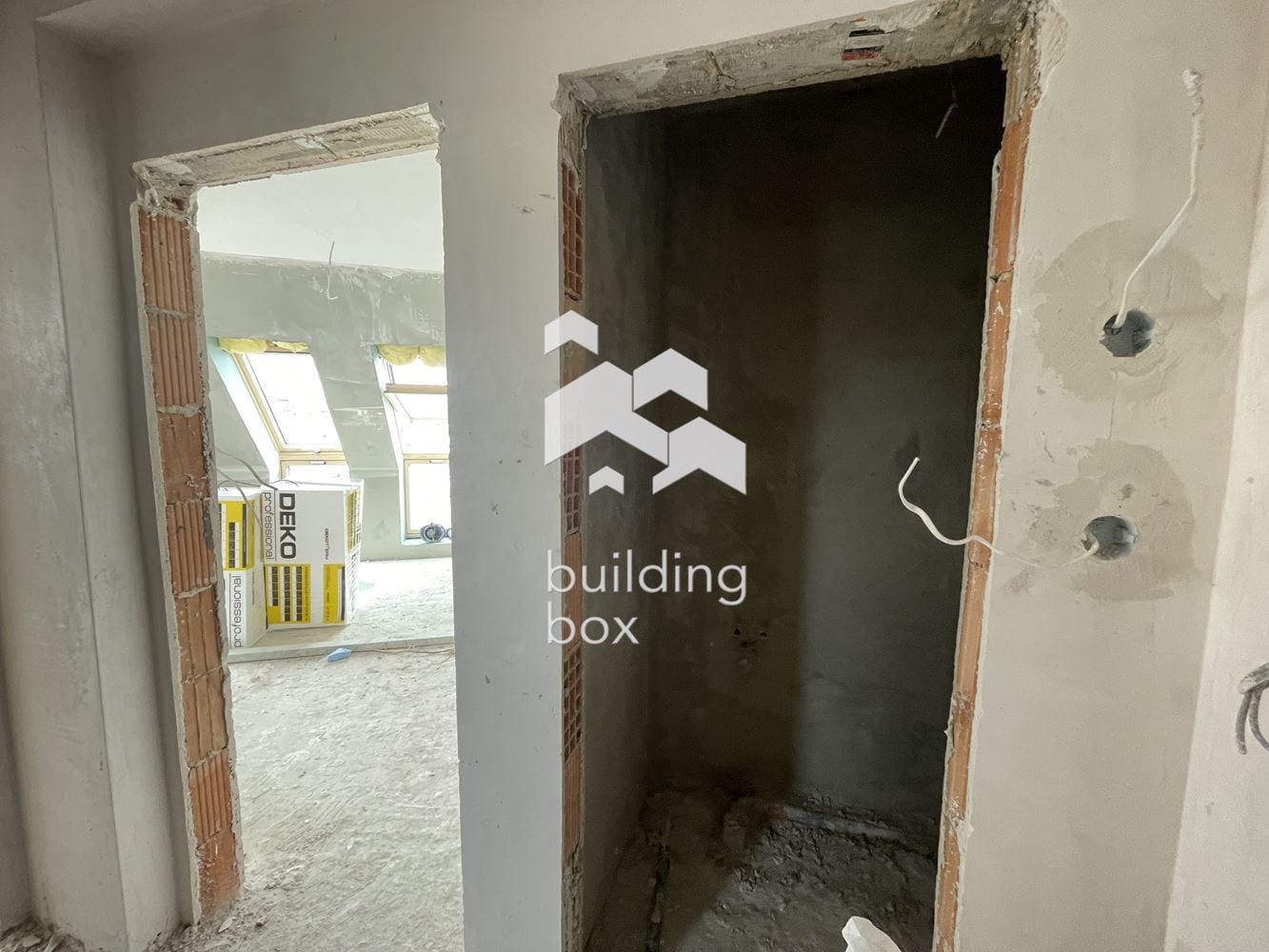 Многостаен мансарден апартамент в новострояща се сграда в кв. Левски - 0