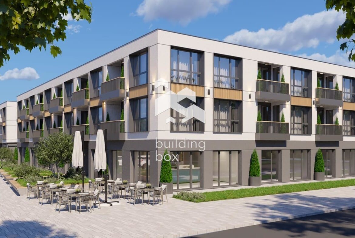 Тристаен апартамент в малка сграда на 3 етажа - 0