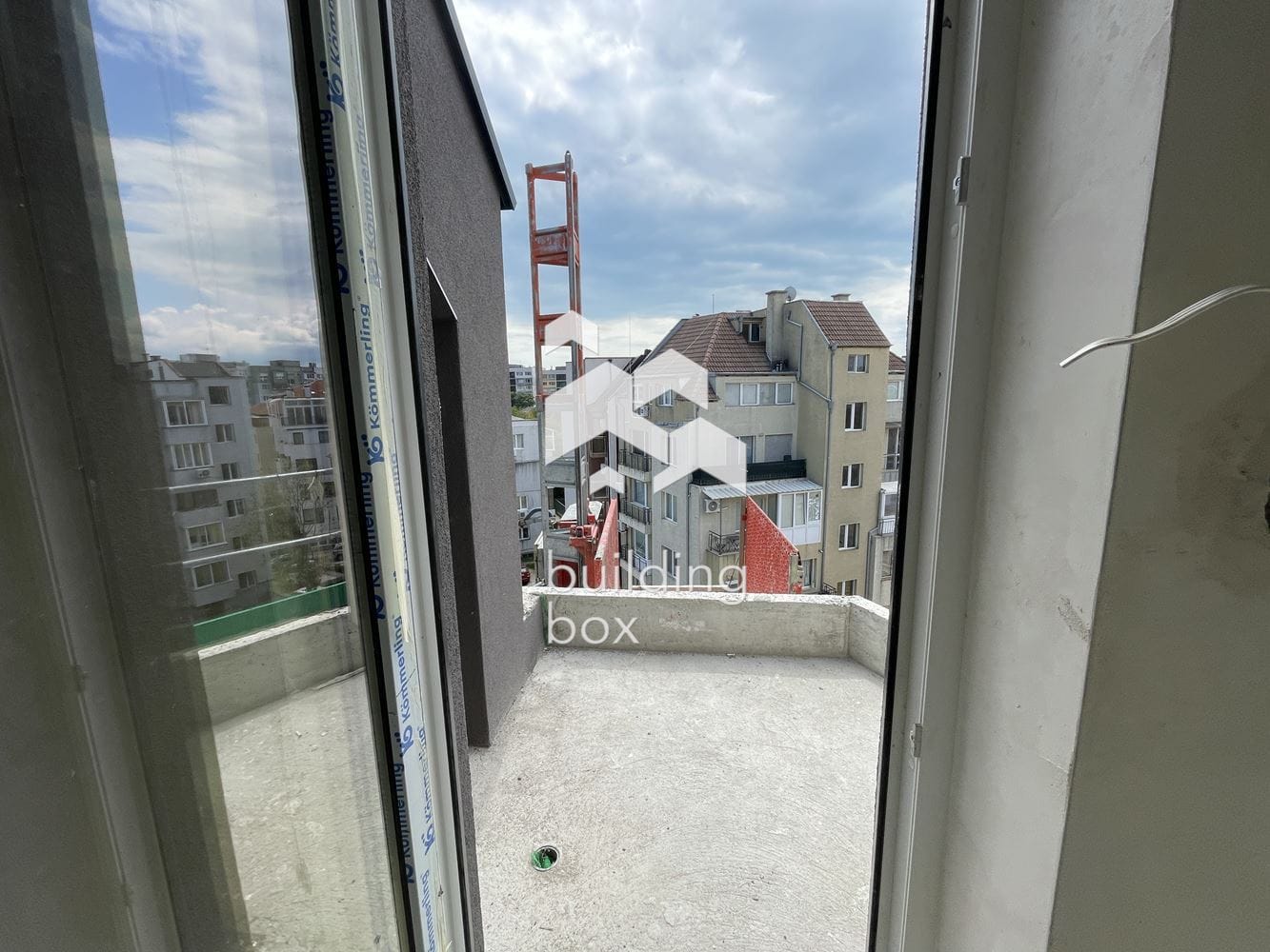 Многостаен мансарден апартамент в новострояща се сграда в кв. Левски - 0