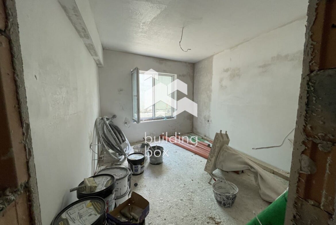 Тристаен апартамент с индивидуален двор в новострояща се сграда - кв. Левски - 0