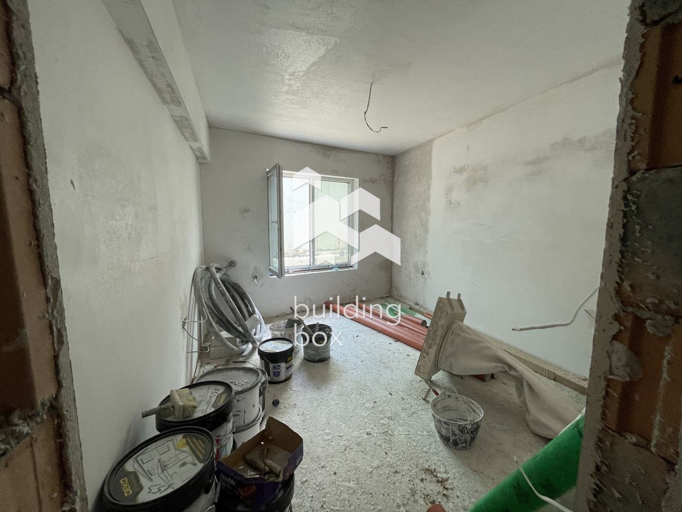 Тристаен апартамент с индивидуален двор в новострояща се сграда - кв. Левски - 0