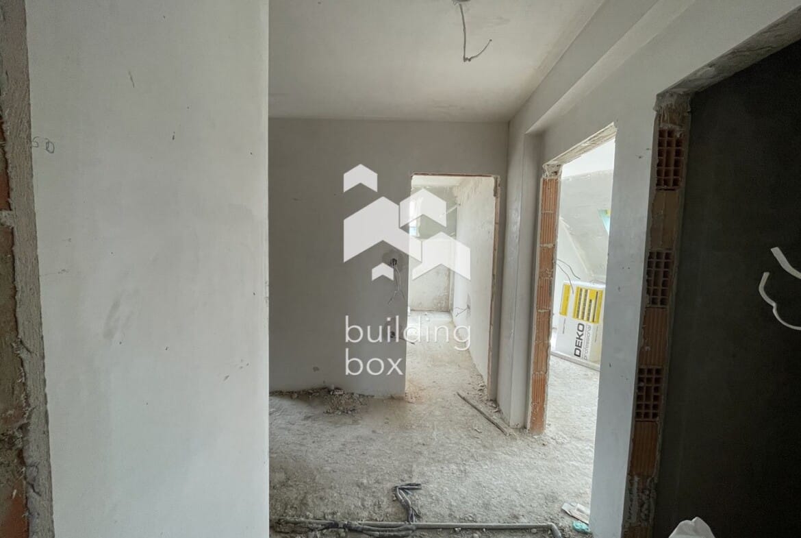 Многостаен мансарден апартамент в новострояща се сграда в кв. Левски - 0