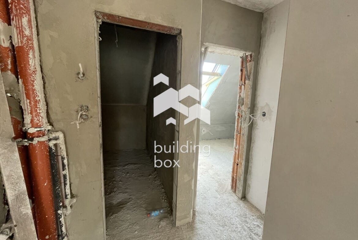 Многостаен мансарден апартамент в новострояща се сграда в кв. Левски - 0