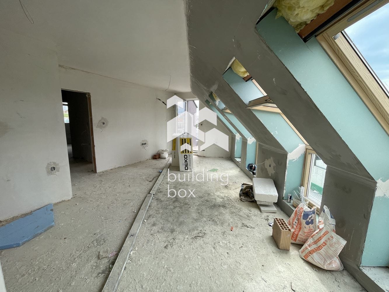 Многостаен мансарден апартамент в новострояща се сграда в кв. Левски - 0