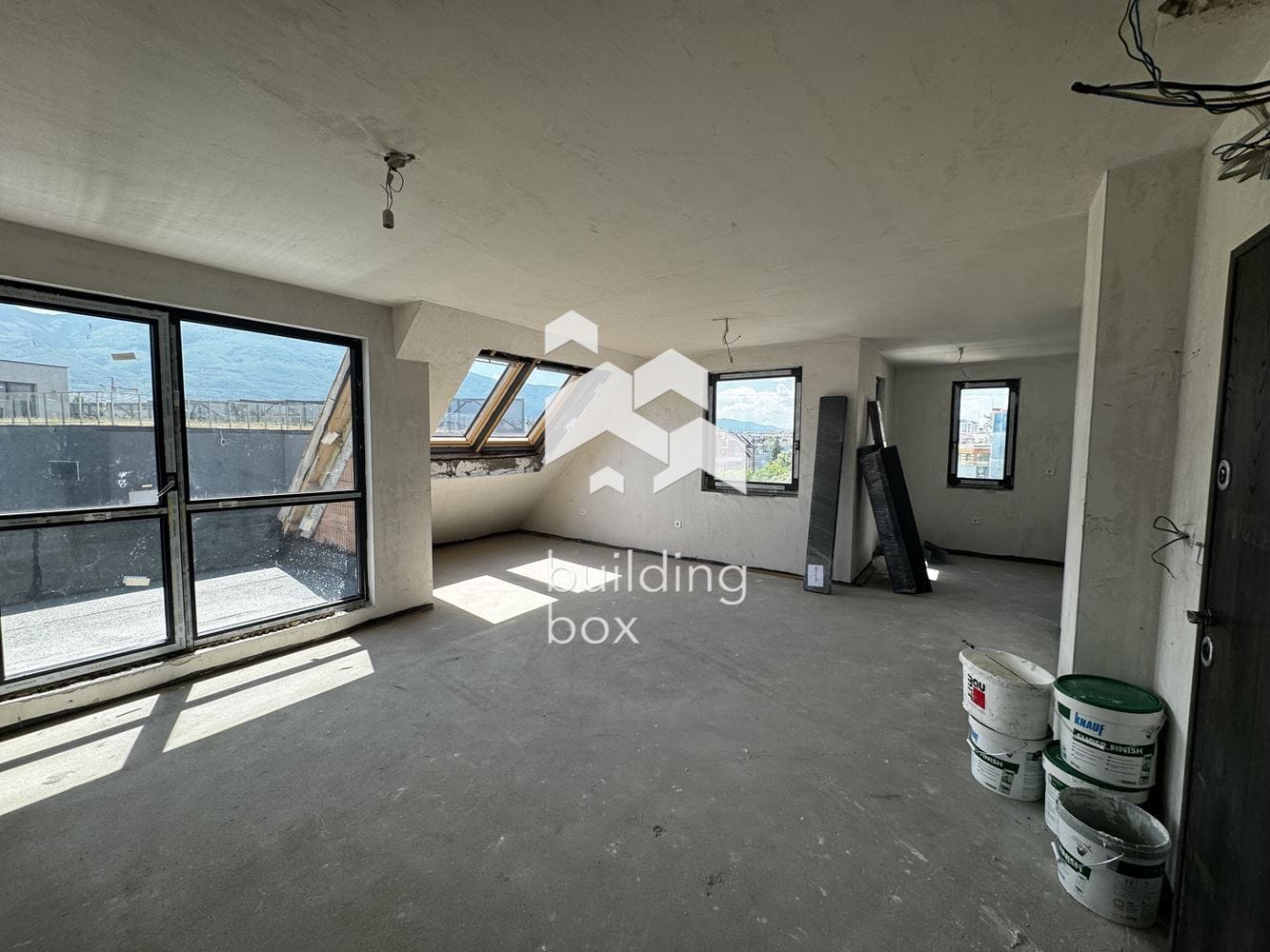 Четиристаен апартамент в кв. Витоша