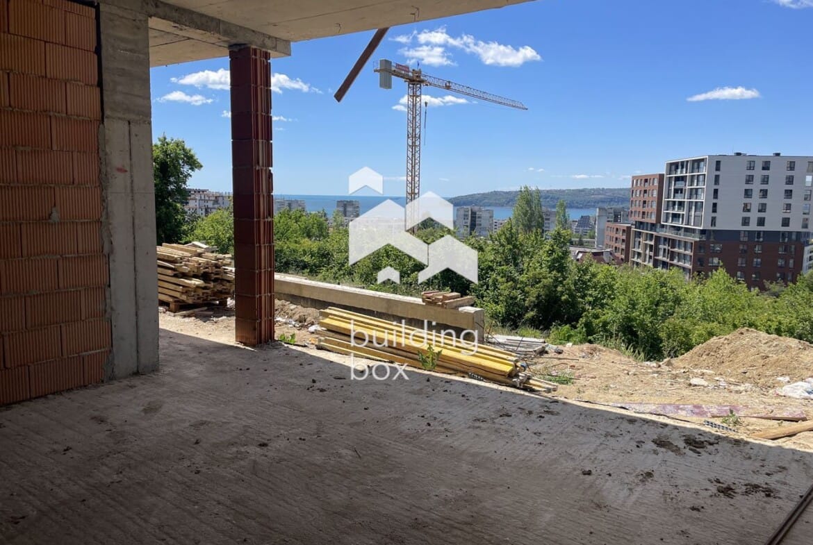 Тристаен апартамент в сграда с Акт 14 - 0