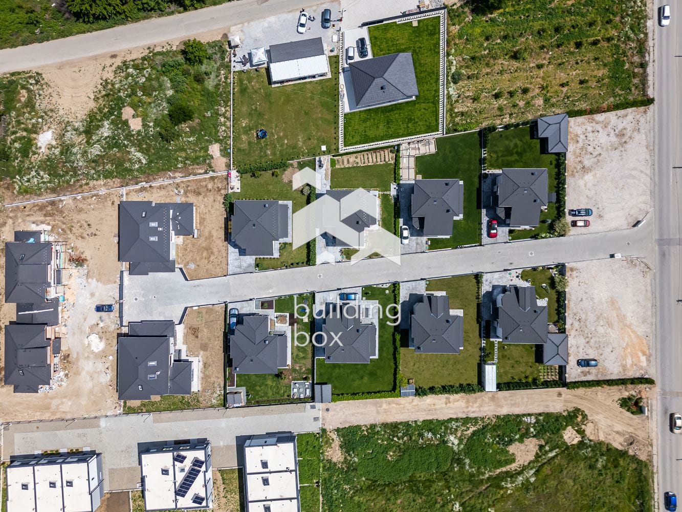 Самостоятелна триетажна къща - с. Първенец - 0