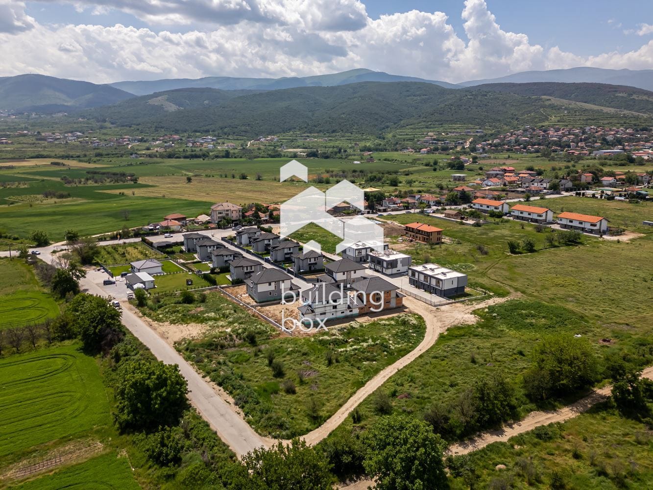 Самостоятелна триетажна къща - с. Първенец - 0