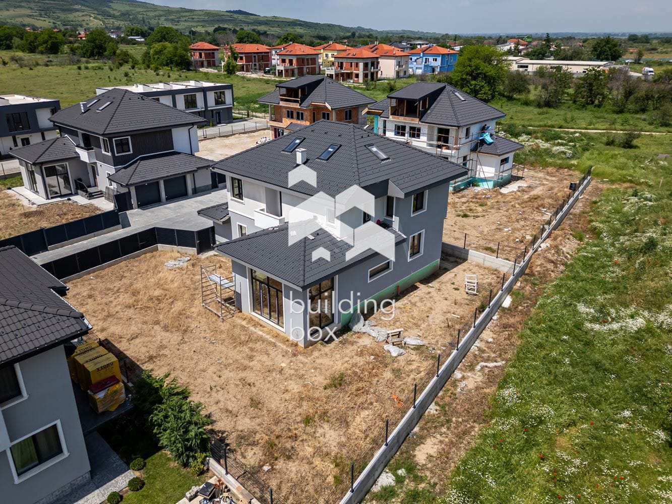 Самостоятелна къща с четири спални – с. Първенец