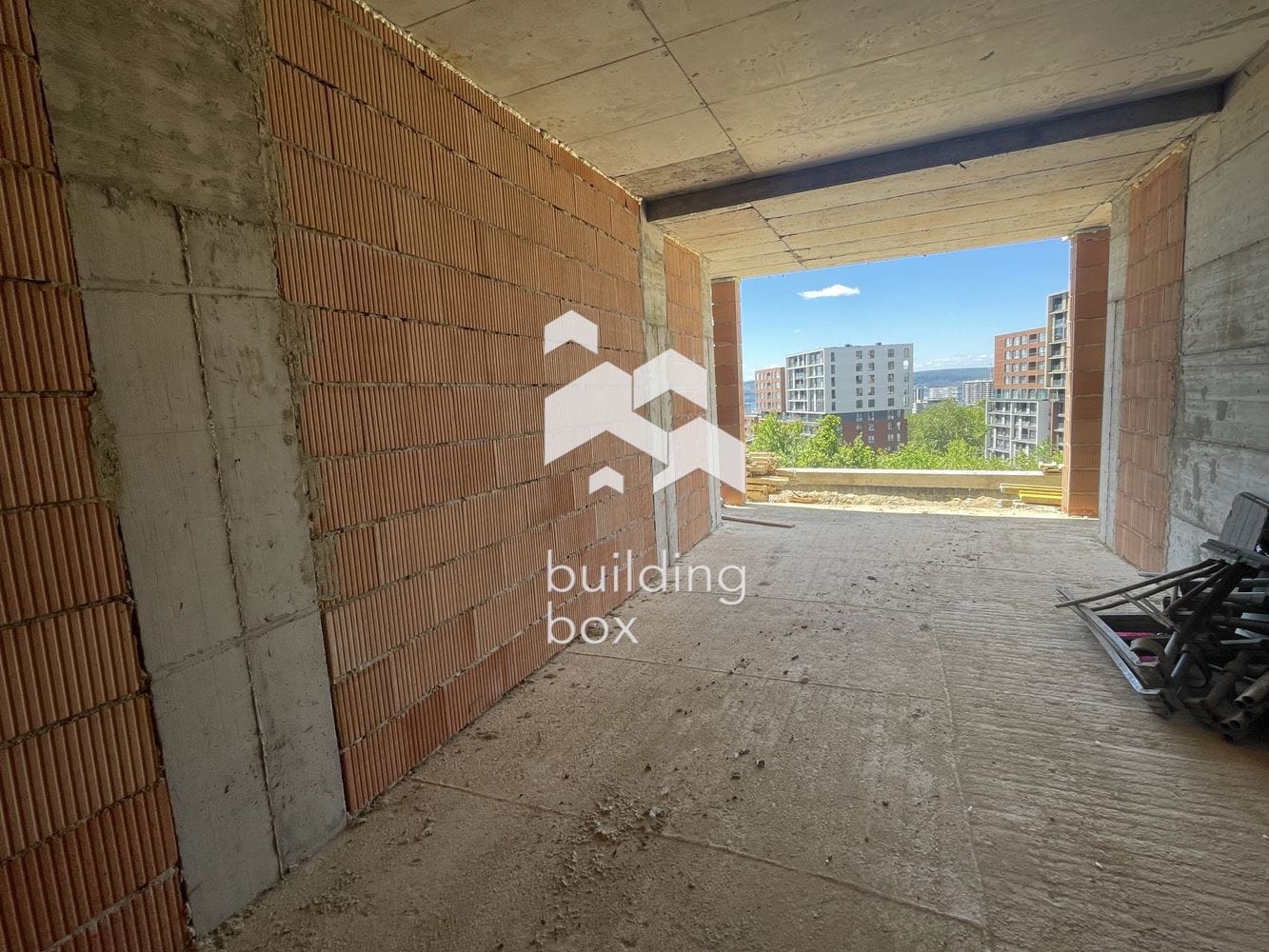 Тристаен апартамент в сграда с Акт 14 - 0