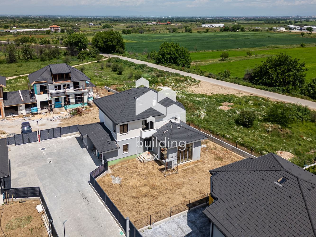 Самостоятелна къща с четири спални - с. Първенец - 0