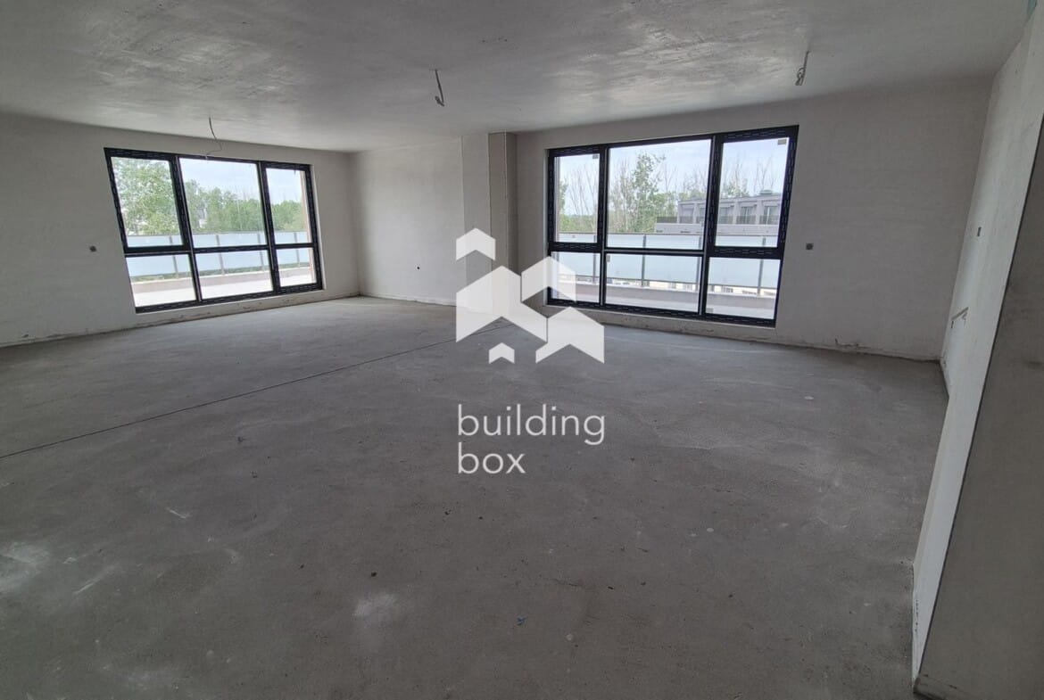 Четиристаен апартамент в бутикова сграда на 50 м. от Гребна база - 0