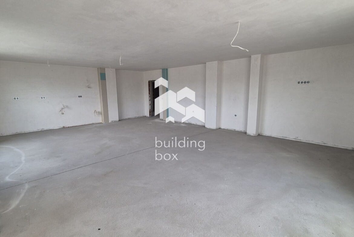 Четиристаен апартамент в бутикова сграда на 50 м. от Гребна база - 0