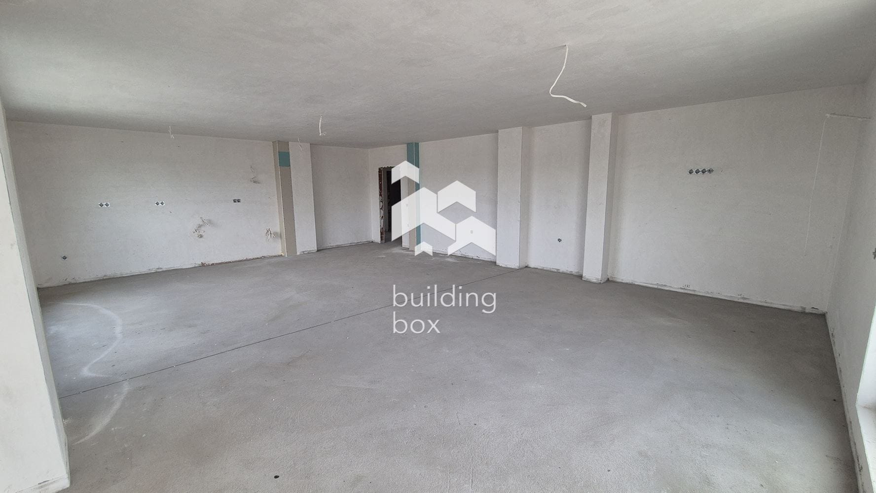 Четиристаен апартамент в бутикова сграда на 50 м. от Гребна база - 0