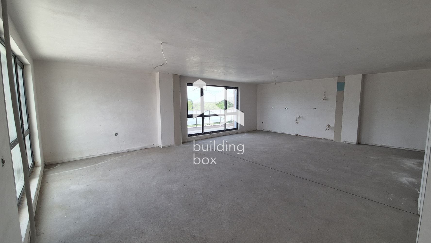 Четиристаен апартамент в бутикова сграда на 50 м. от Гребна база - 0