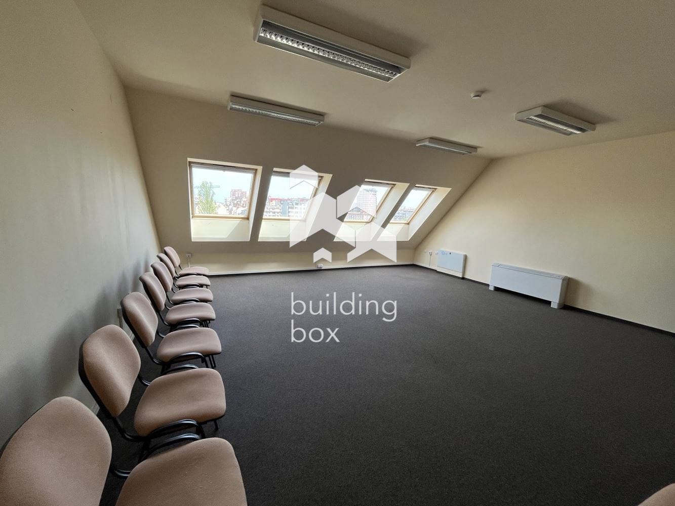 Дава се под наем офис в Центъра - 0