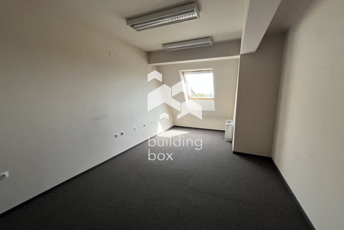 Дава се под наем офис в Центъра - 0