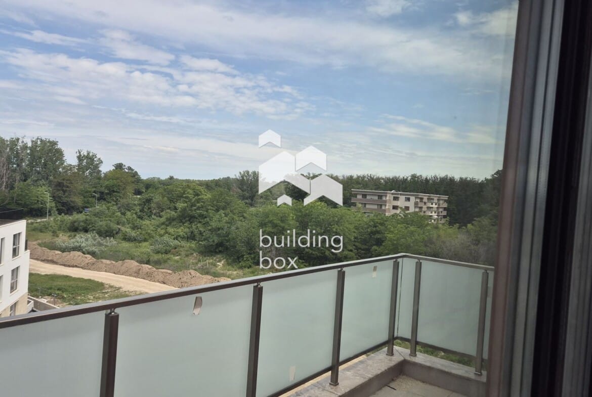 Четиристаен апартамент в бутикова сграда на 50 м. от Гребна база - 0