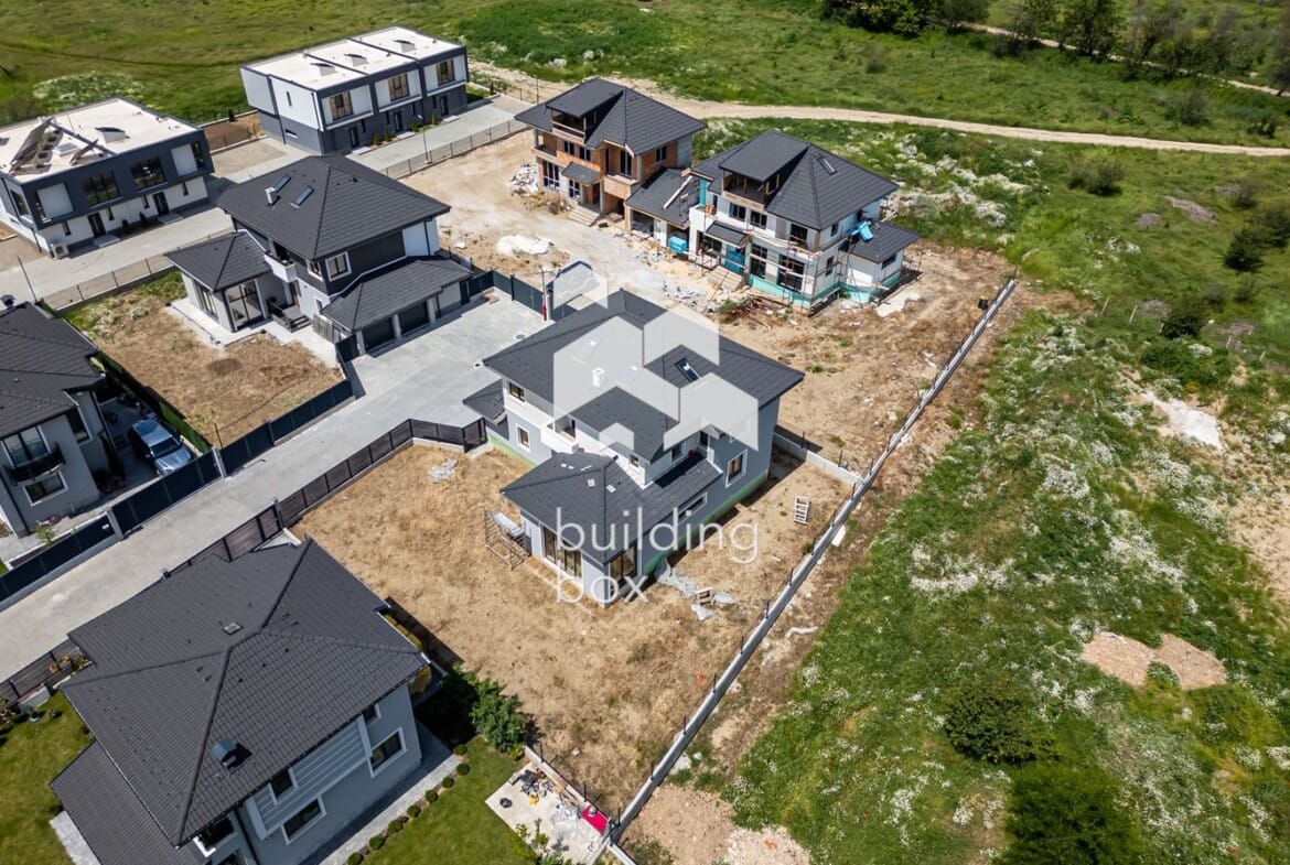 Самостоятелна къща с четири спални - с. Първенец - 0