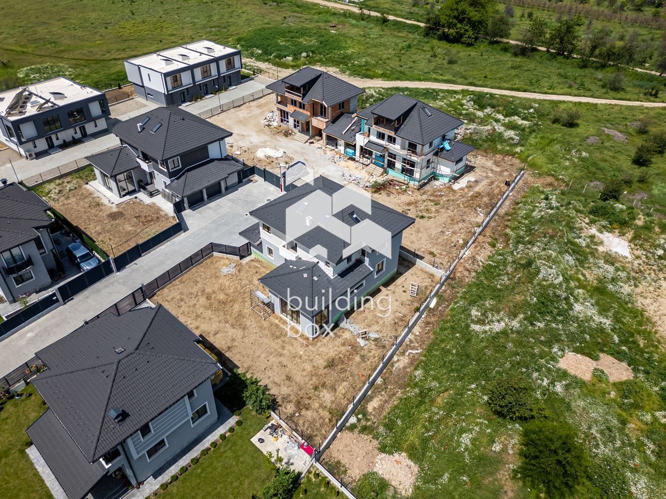 Самостоятелна къща с четири спални - с. Първенец - 0