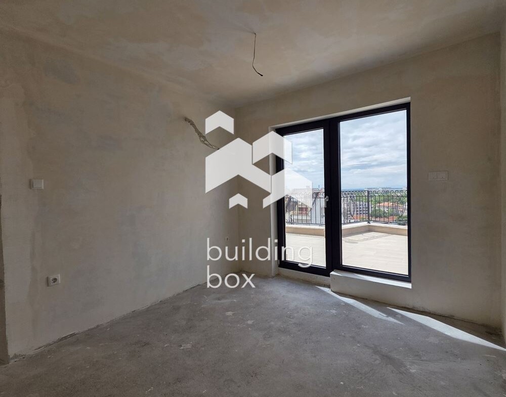 Тристаен апартамент - Център - 0