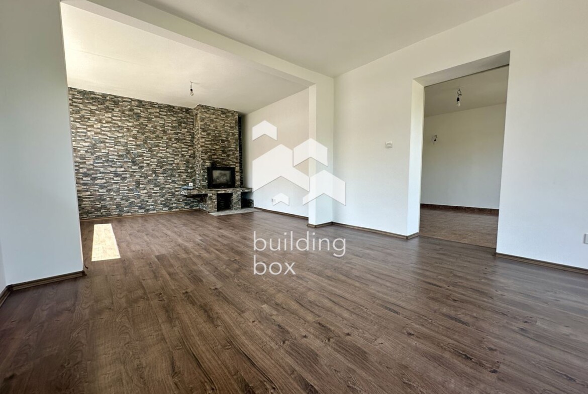 Къща в с. Лозен - 0