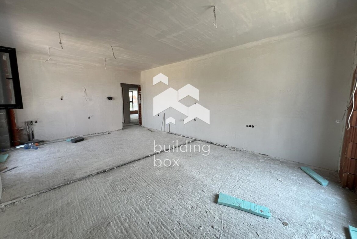 Тристаен апартамент - с. Белащица - 0