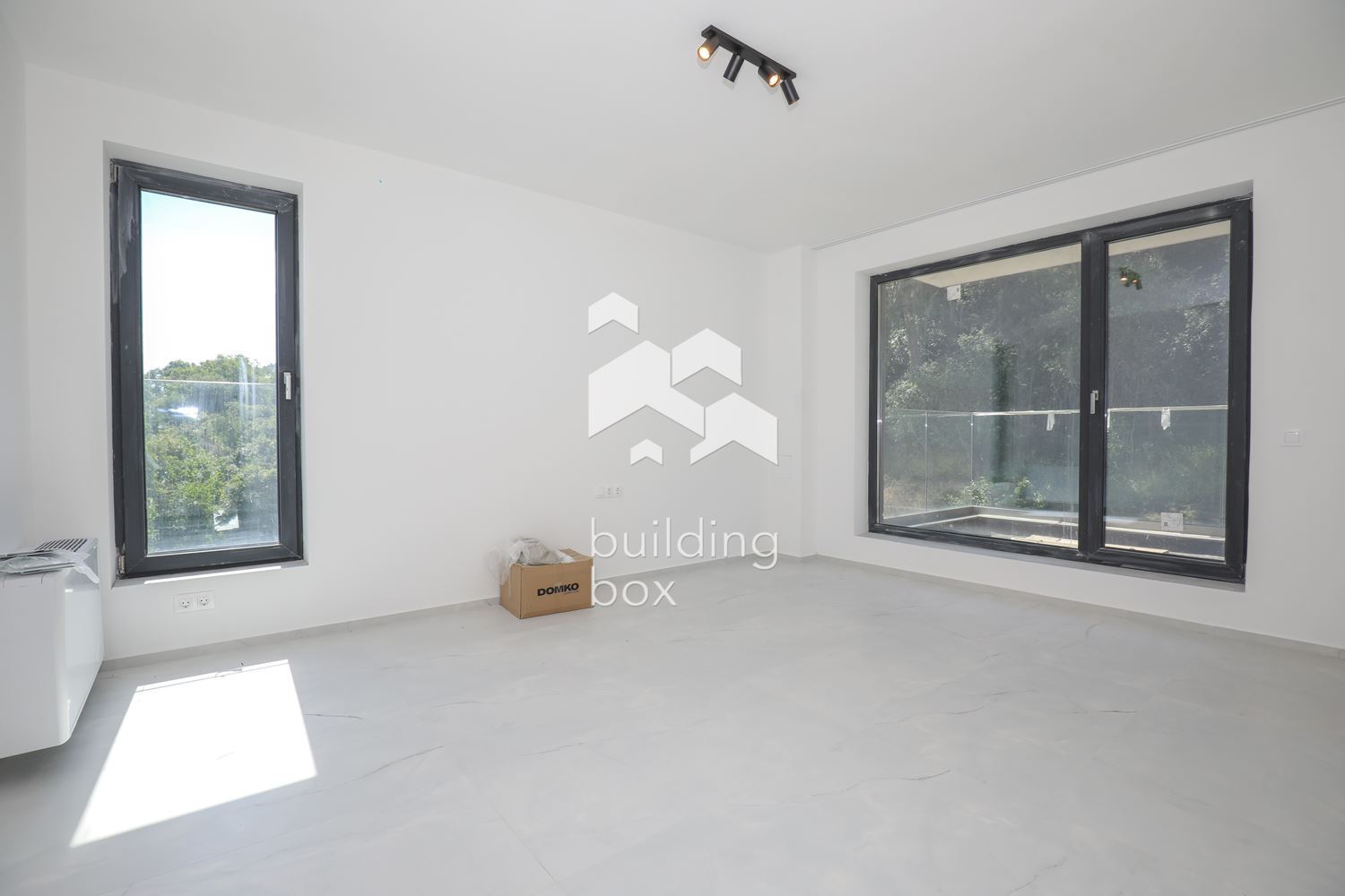 Чисто нова, висококачествена къща с неповторими гледки, собствена гора и фитнес - 0