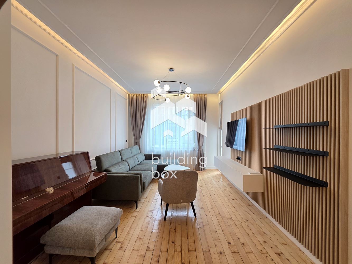 Тристаен апартамент в идеален Център