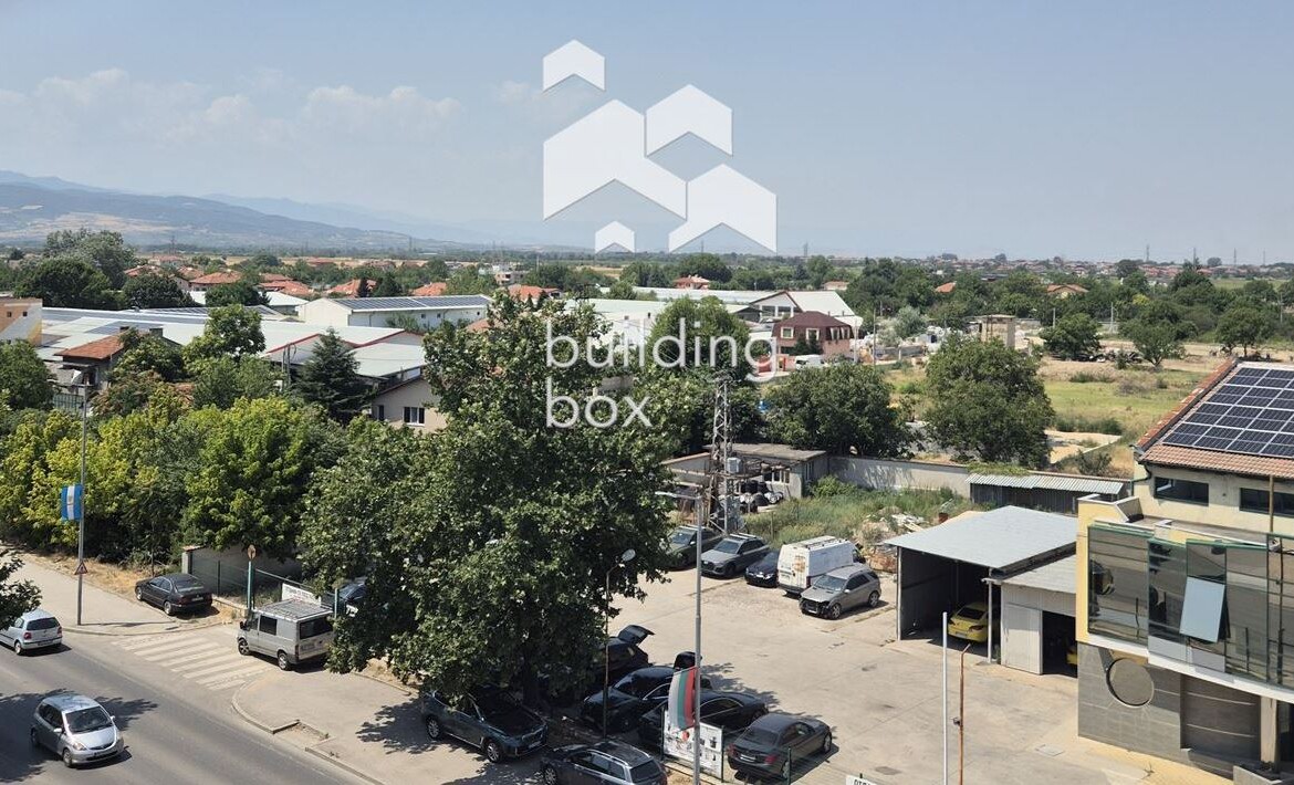 Тристаен апартамент в нова сграда - бул. "Коматевско шосе" - 0