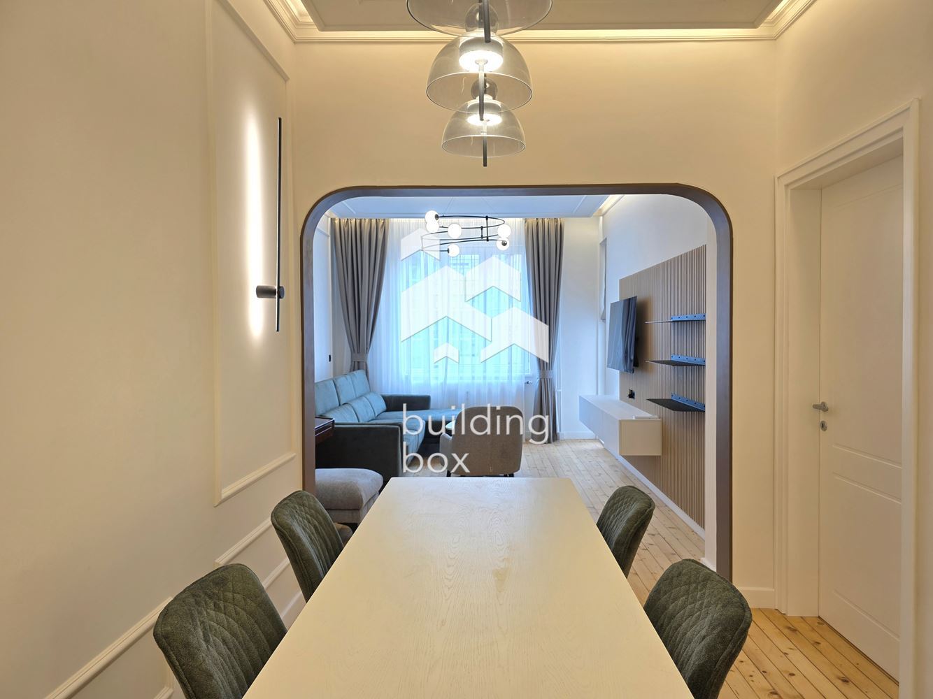 Тристаен апартамент в идеален Център - 0