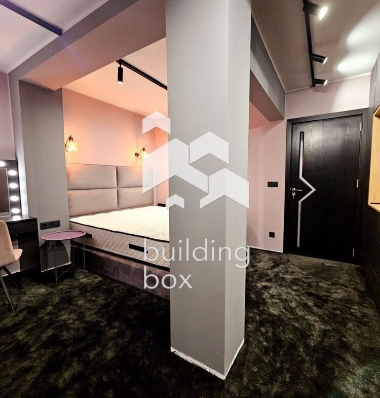 Продава се луксозен тристаен апартамент в Хладилника - 0