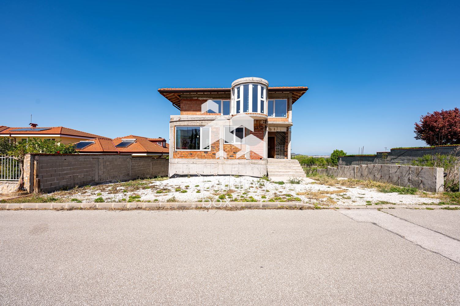 Триетажна къща - с. Марково - 0