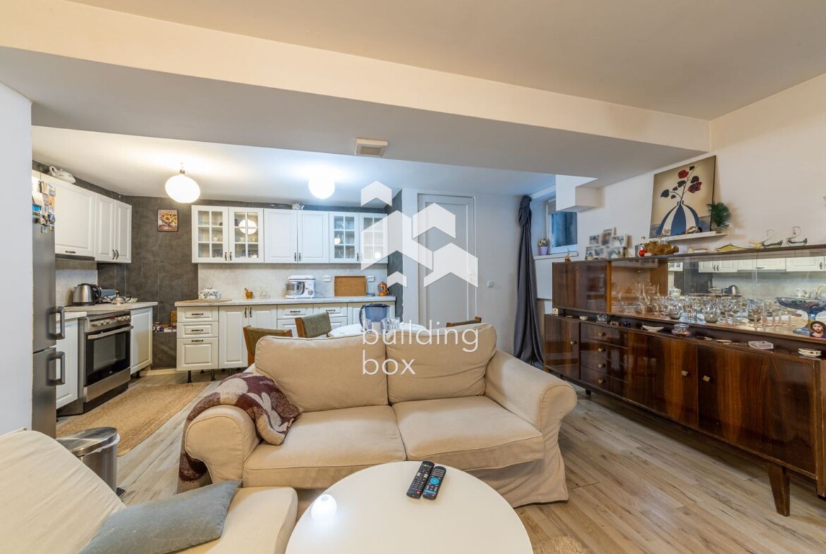 ДВУстаен апартамент в Гръцка махала - 0