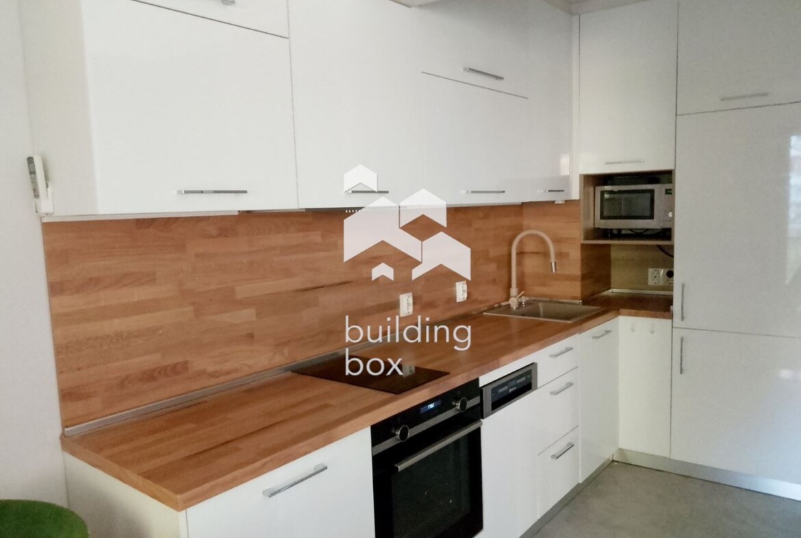 Уютен тристаен апартамент в кв. Оборище - 0