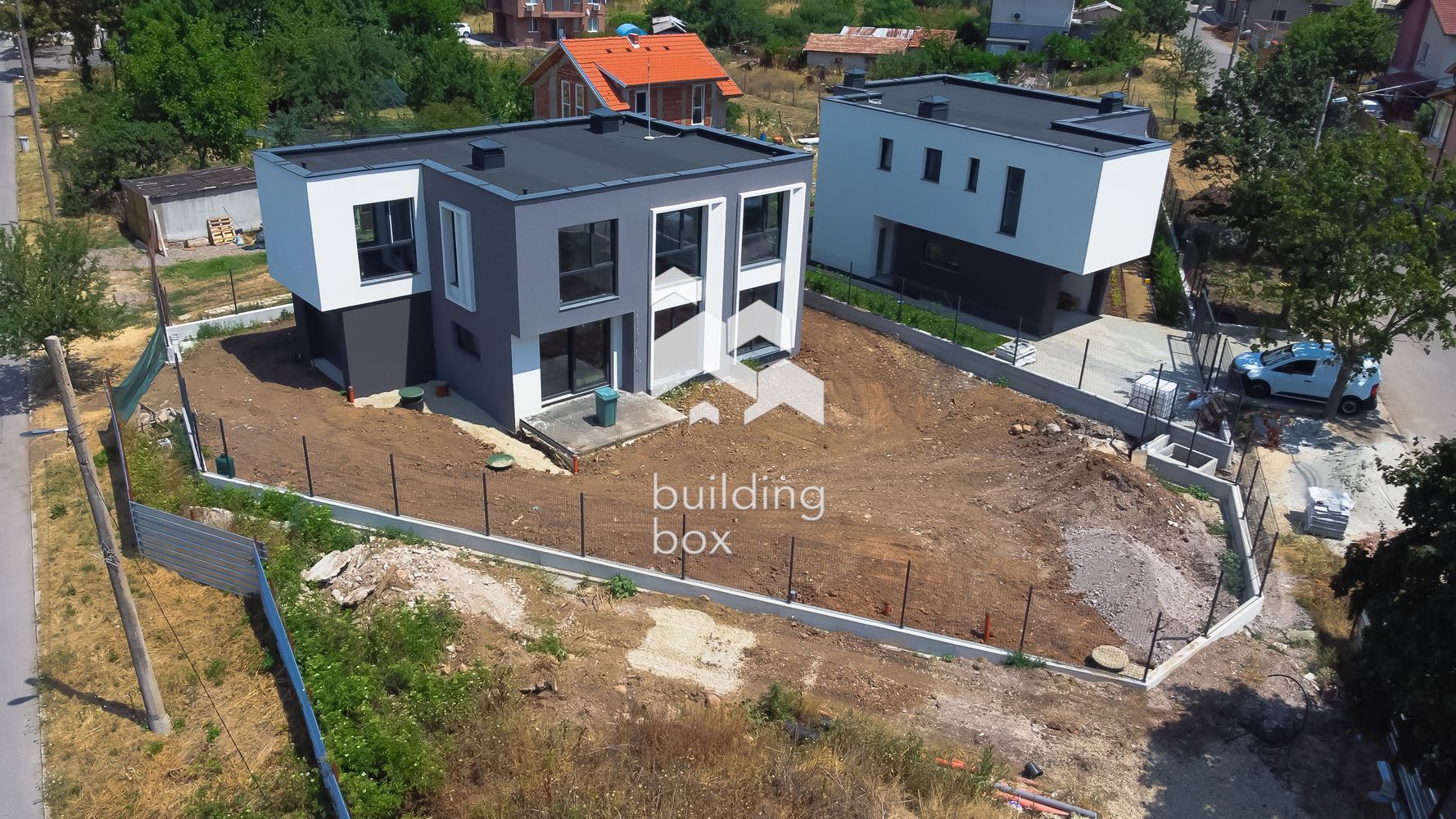 Къща на 20 минути от центъра на град София - 0