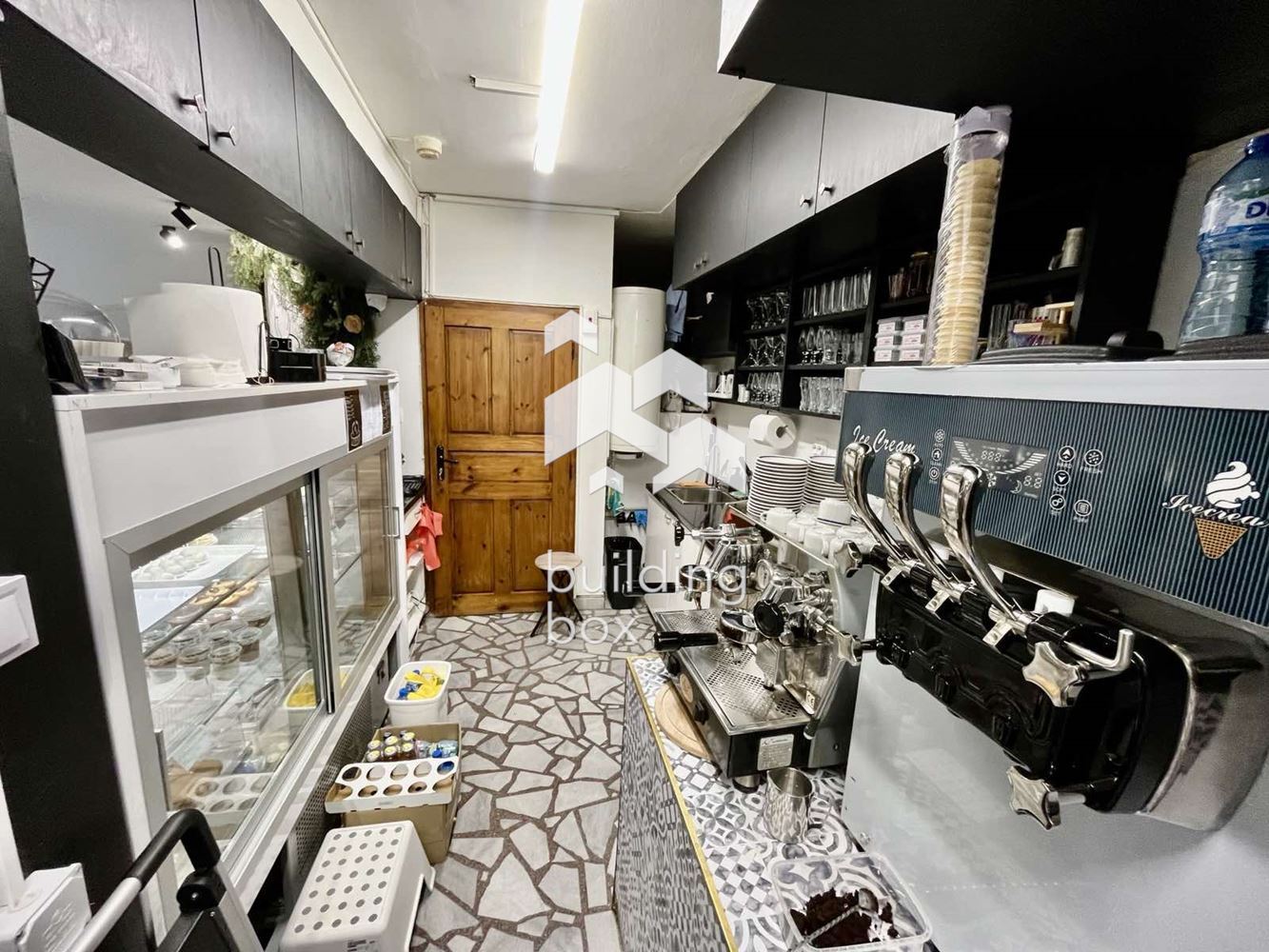 Напълно оборудвана и обзаведена сладкарница, Овча купел - 0