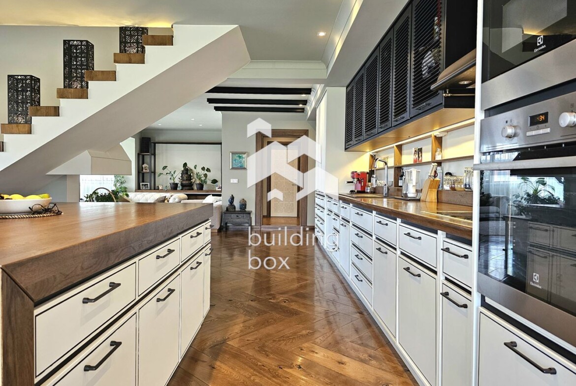 Четиристаен апартамент в престижния комплекс Maxi - 0