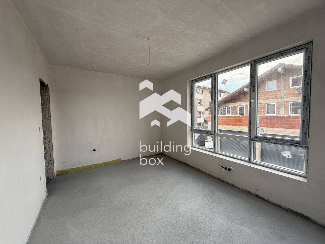 Тристаен апартамент - кв. Остромила - 0