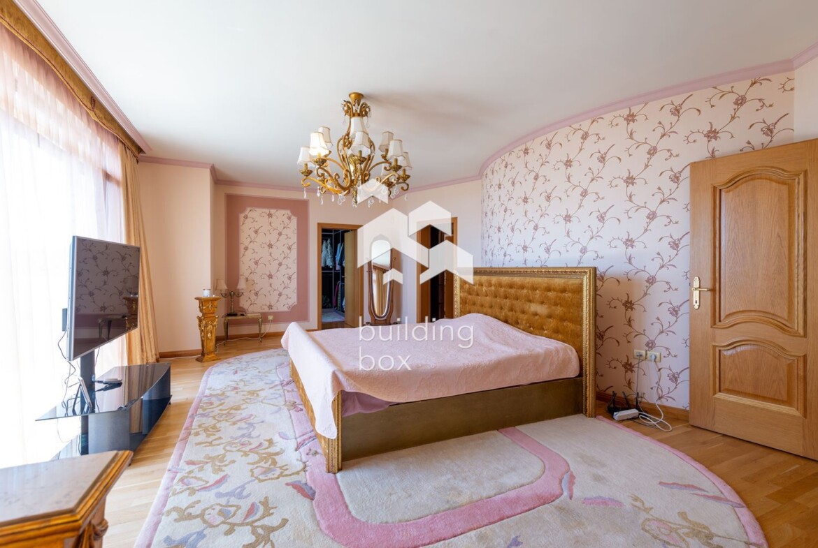 Къща на метри от Резиденция Евксиноград в гр.Варна - 0