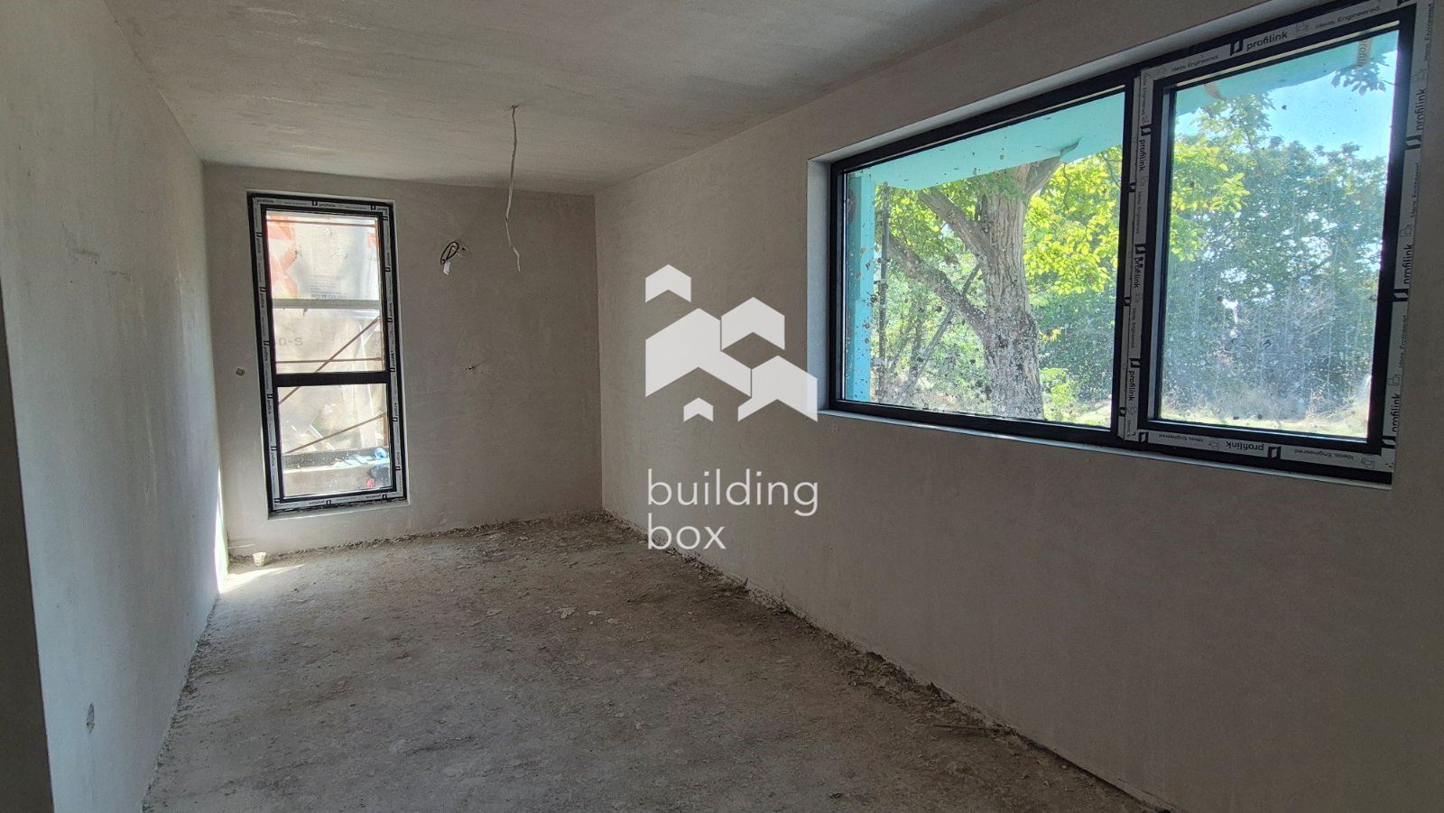 Тристаен апартамент на ул. Рая