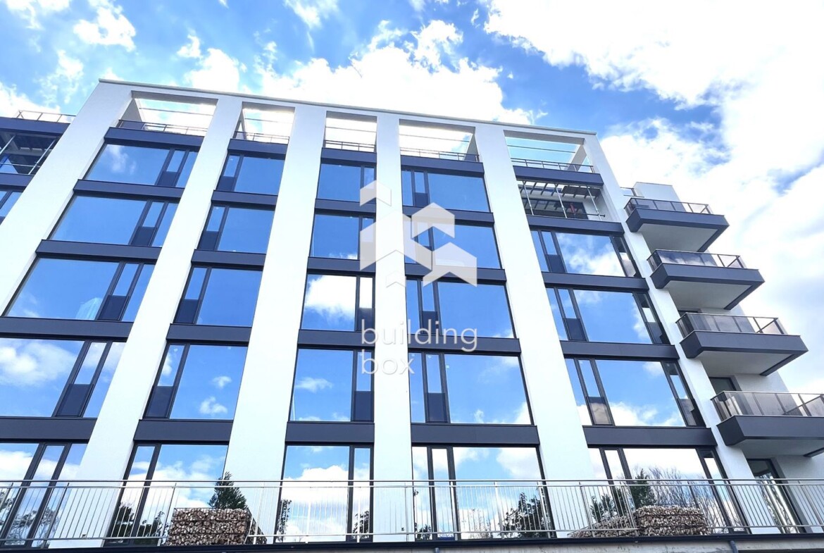 Тристаен апартамент с безкомпромисно качество - 0