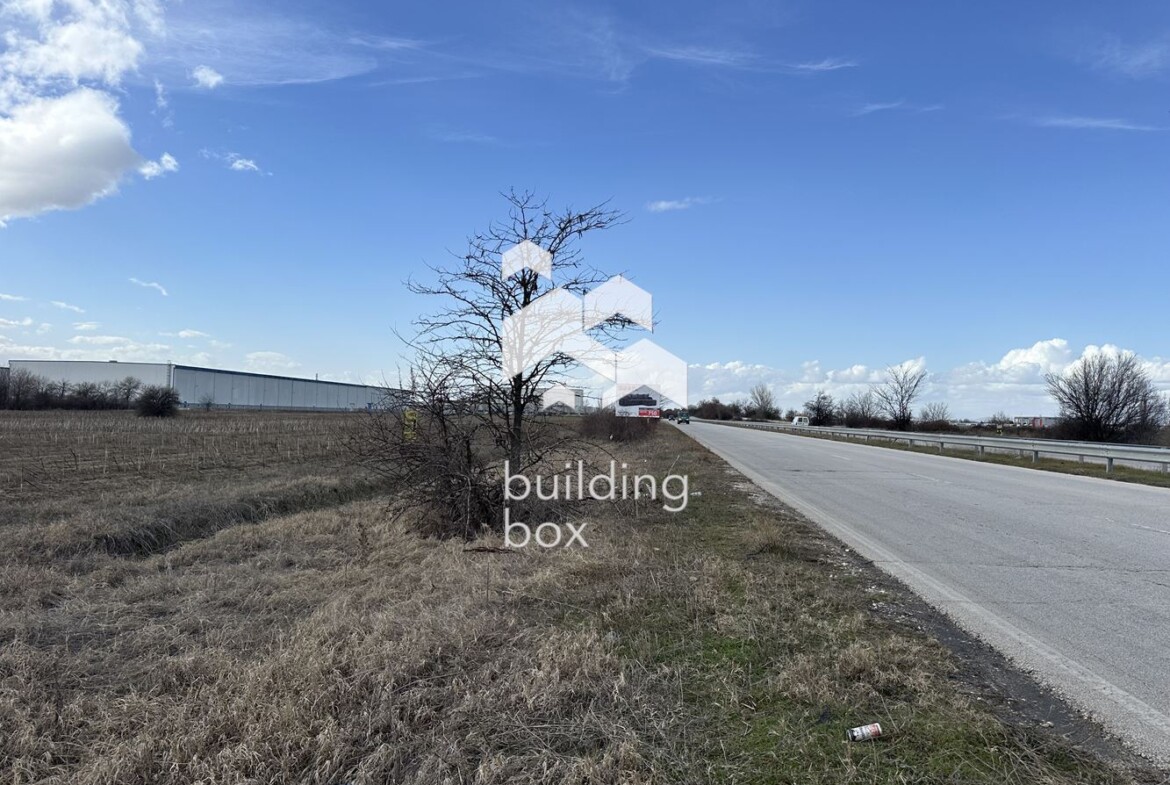 Парцел на първа линия до "Мерцедес Бенц" - 0