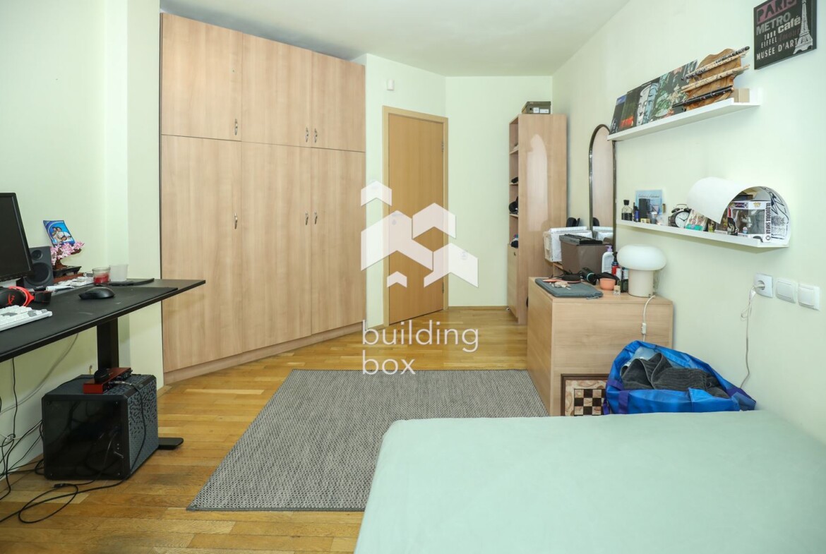 Тристаен апартаменти в сърцето на София - 0